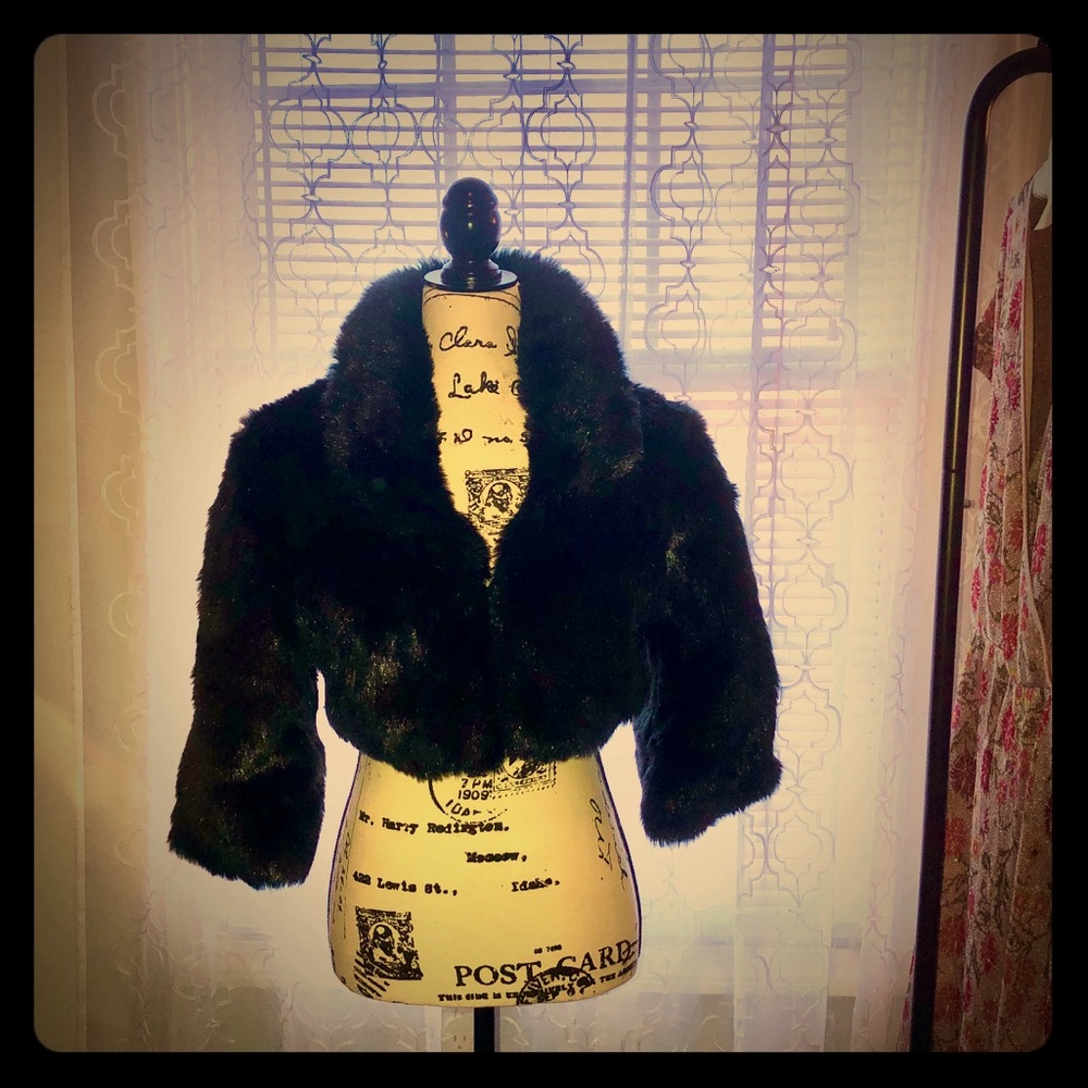 Mossimo black faux fur cropped jacket/bolero